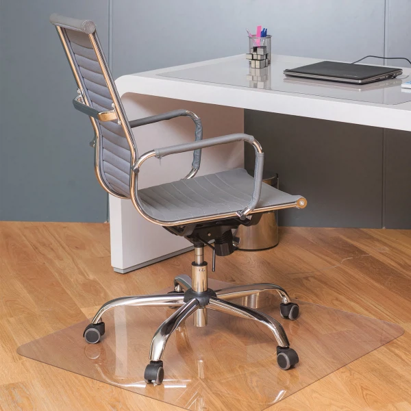 Фото Коврик защитный д/напольных покрытий brabix, поликарбонат, 90*90 см, глянец, толщ 1мм, 604848