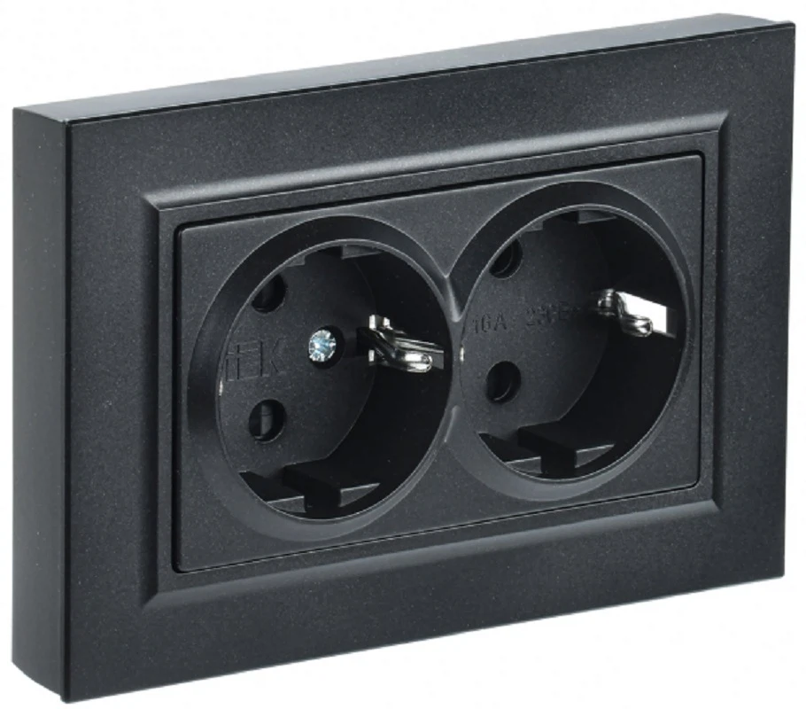 Изображение товара Розетка 2-м с/з IEK BRITE Черный без защ штор 16А в сборе РС12-3-БрЧ.
