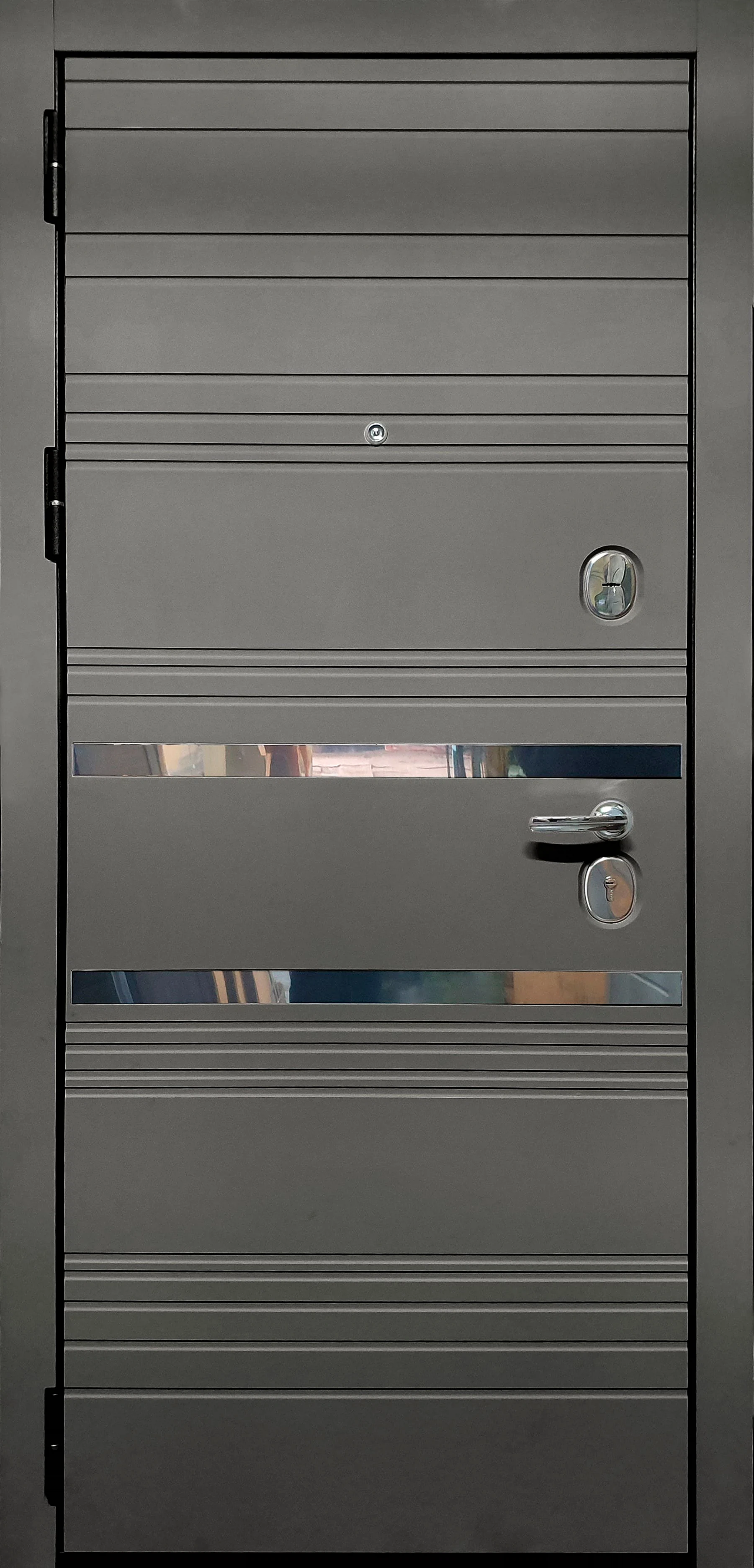 Изображение товара Входная дверь для квартиры BERSERKER Flat Stout 102 левая серое МДФ с защитой