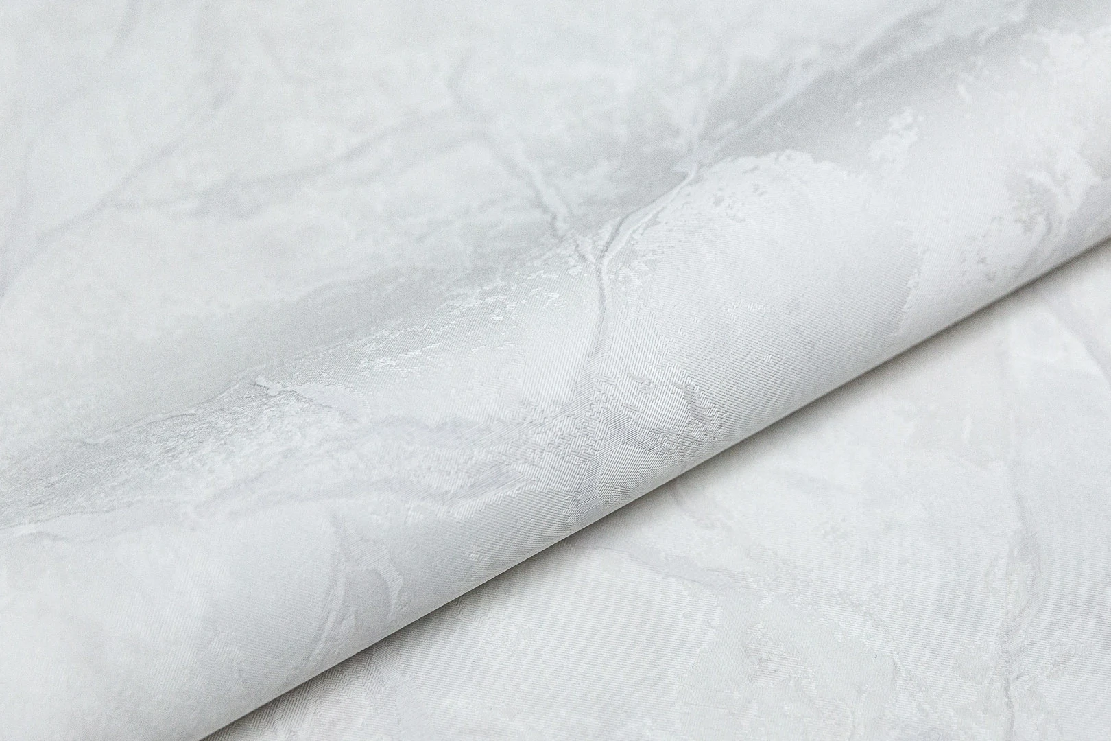 Изображение товара Обои виниловые Kerama Marazzi Венето база универсальная 1 или 10 м белые