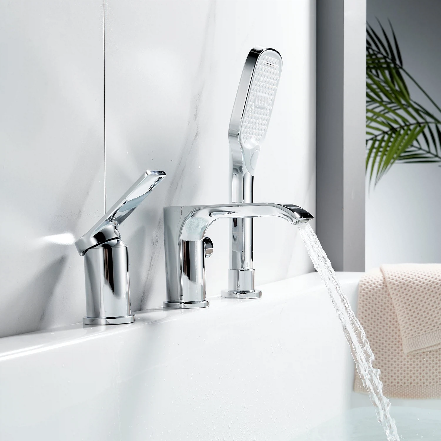 Изображение товара Смеситель на борт ванны Shevanik S4112, хром