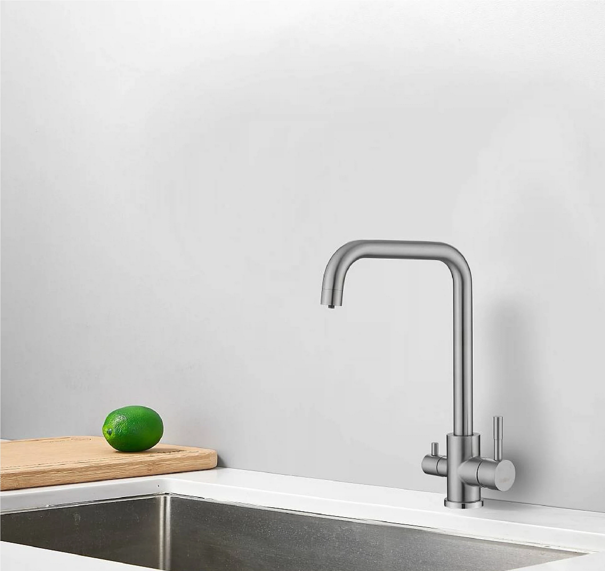 Изображение товара Смеситель для кухни с подключением фильтра воды Haiba HB43829, хром Изображение товара Смеситель для кухни с подключением фильтра воды Haiba HB43829, хром