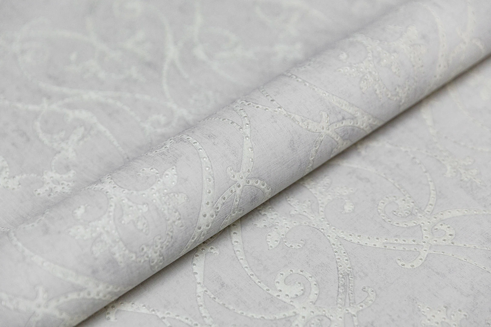 Изображение товара Обои виниловые Kerama Marazzi  Дамаск мотив, серый, арт. KM8104