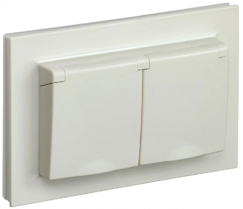 Изображение товара Розетка 2-м с/з IEK BRITE Бежевый с защ штор и крыш 16А в сборе IP44 РСбш12-3-44-БрКр.