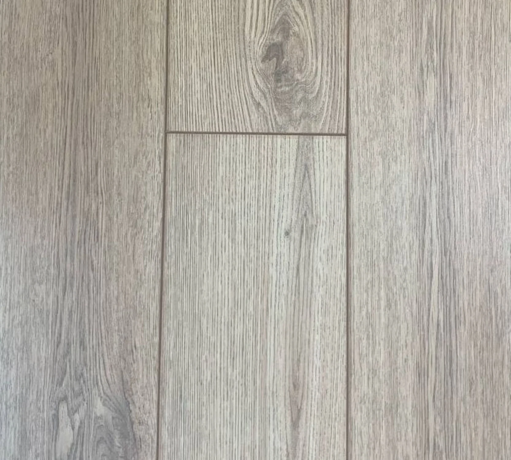 Изображение товара Ламинат Royce Focus Дуб Алас 8 мм 33 класс влагостойкий замковый