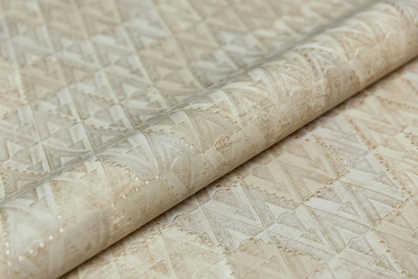 Изображение товара Обои виниловые на флизелиновой основе Коллаж мотив, золото Kerama Marazzi арт. KM7404